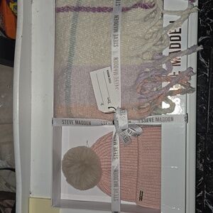Steve Madden Hat & Scarf Gift Set